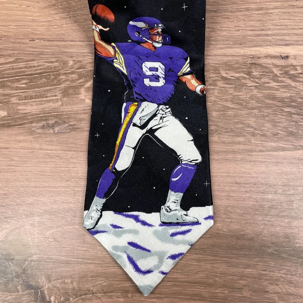 Vintage NFL Minnesota Vikings Necktie Tie Team Logo Football Purple Yellow